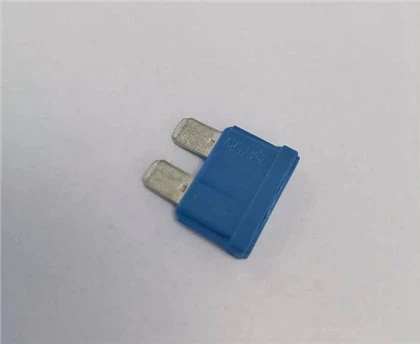 Fusible d'automòbil de baixa tensió DC58V 15A Fusible blau de cotxe produït a la Xina